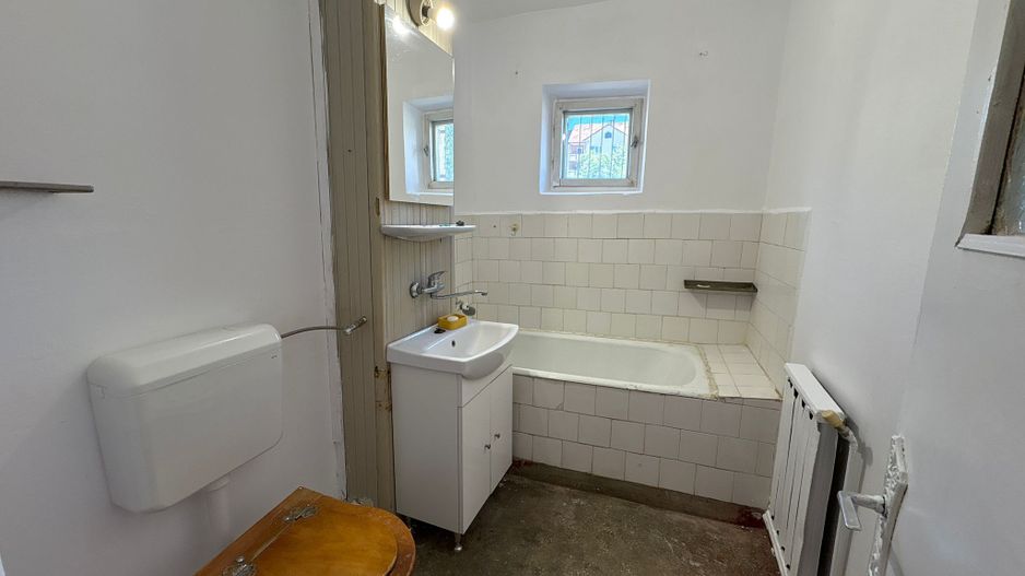 Apartament 2 camere decomandat str. Crângului (parter) lângă liceul Economic - Poză 9