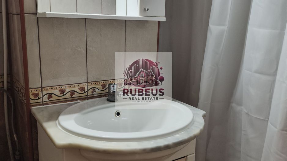 Mic la întreținere, bun la randament: apartament în Orșova - Poză 25
