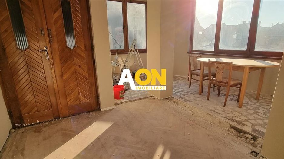 Spatiu Comercial Renovat cu Curte Interioara 7 Euro/mp - Poză 2