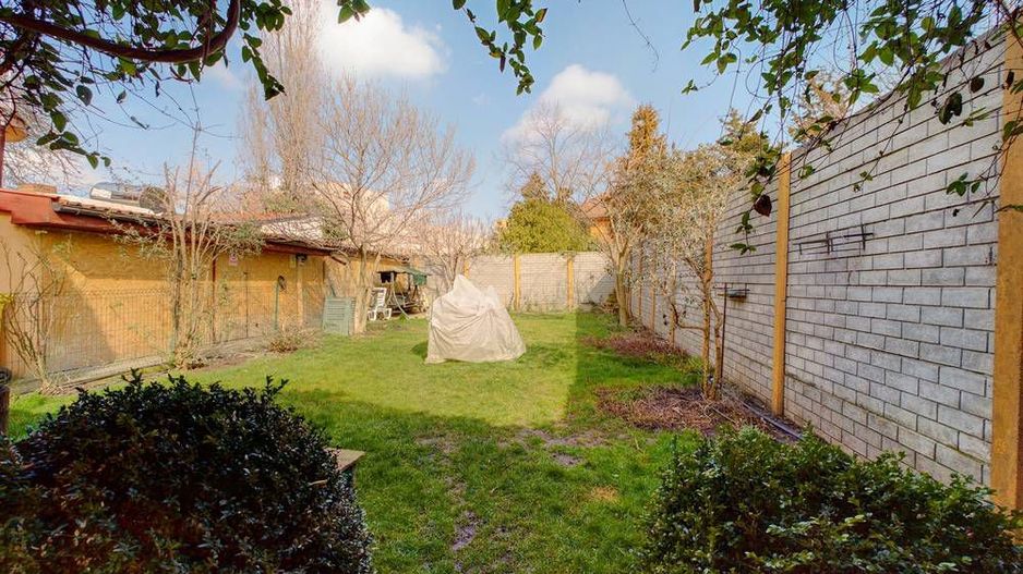 Casă generoasă în Grădiște - Poză 18