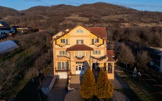 Vila superba | Teren 2300mp | Dealul cu tei | Aninoasa | Doicesti - Poză 1