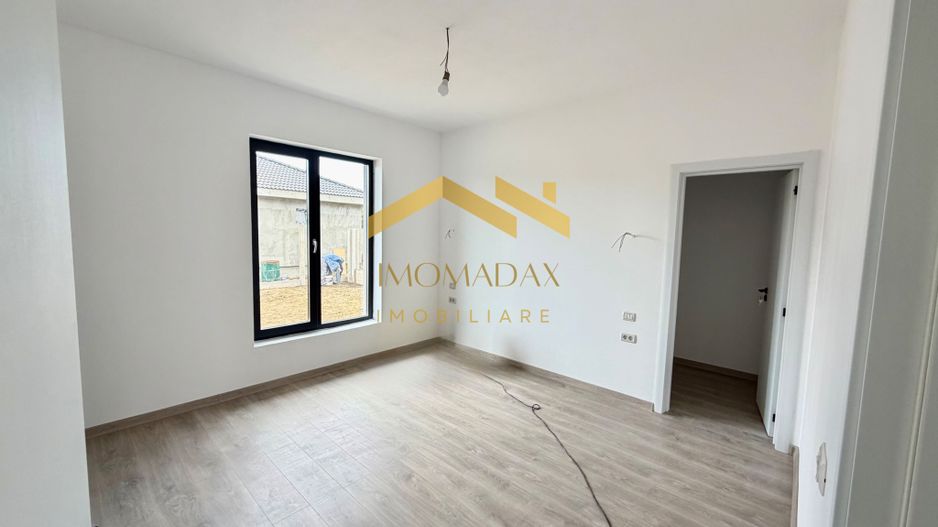 Sanmihaiu Roman-3 Camere-Toate Utilitățile - Poză 13