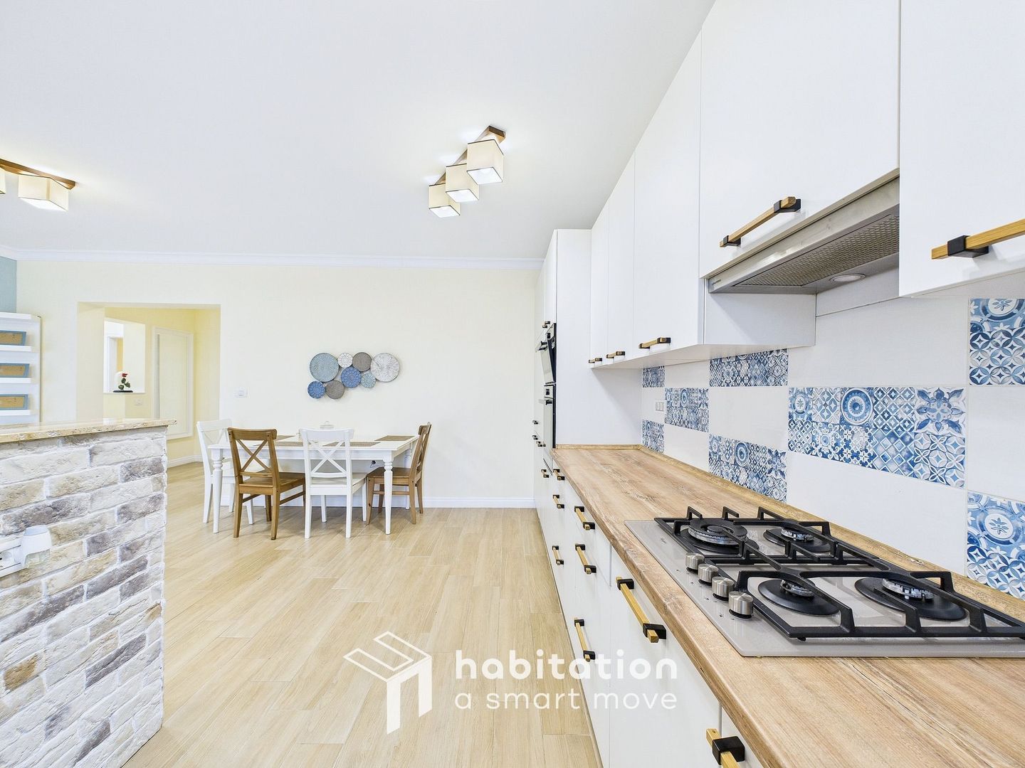 Apartament spațios cu curte și garaj – confortul unei case moderne - Poză 9