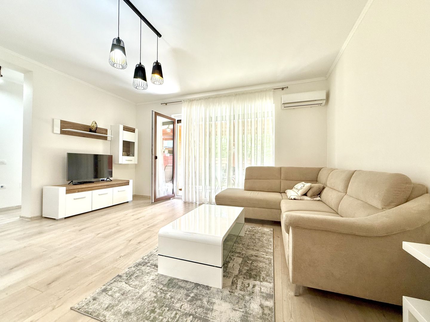 De închiriat apartament 3 camere cu gradină în Dumbrăvița - Poză 4