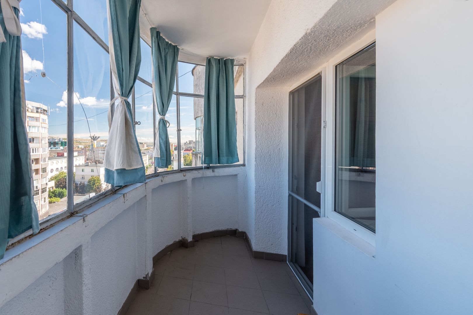 Apartament cu 2 camere decomandat de inchiriat Str.Bucuresti, 60mp - Poză 12