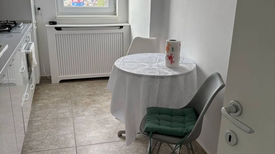 Inchiriere apartament 3 camere - Poză 4