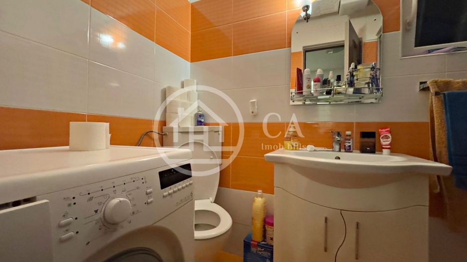 Apartament cu 3 camere de vanzare in zona Rogerius Oradea - Poză 8