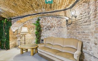 Eleganță subterană - pivniță exclusivistă Arad - Poză 31