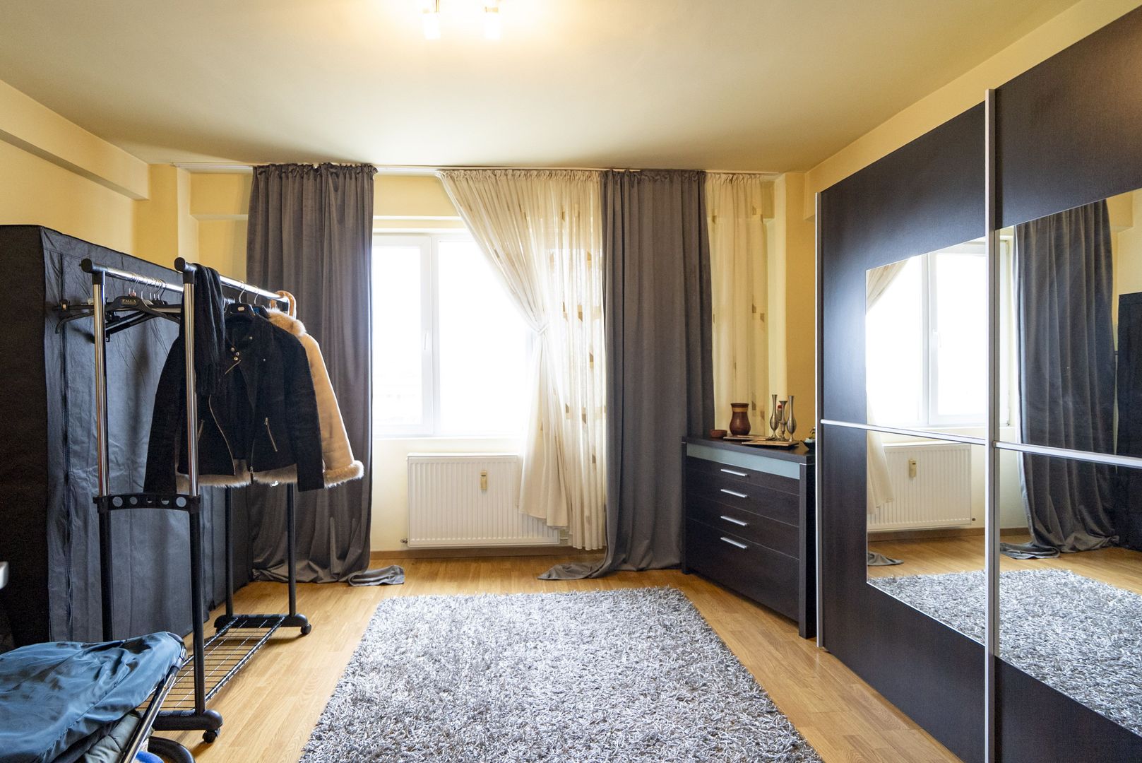 Apartament mare 3 camere 2 bai Decebal Dacia - Poză 1