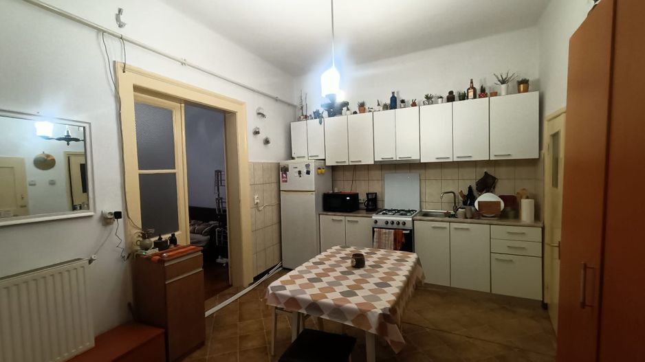 De vanzare! Apartament spatios la curte, zona centrala - Poză 7
