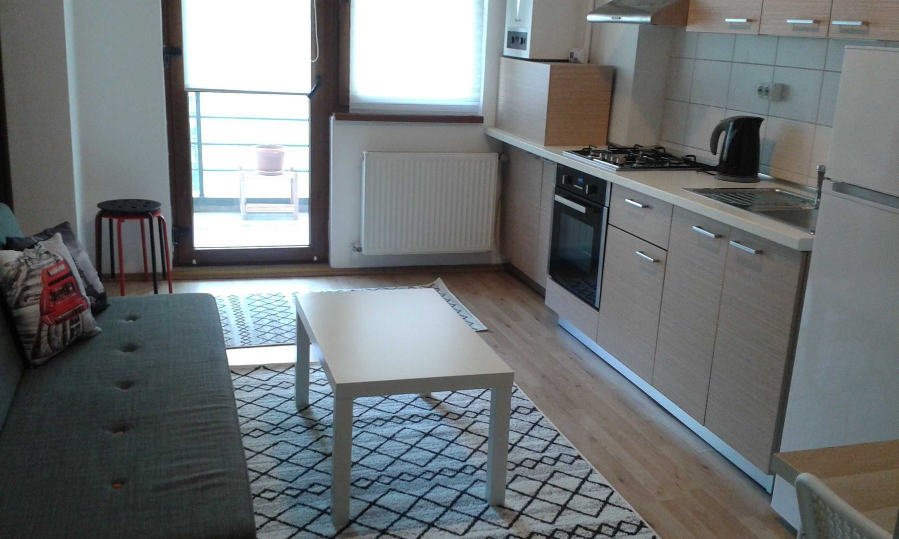 Garsoniera dubla de inchiriat -10 minute de metrou - Poză 1