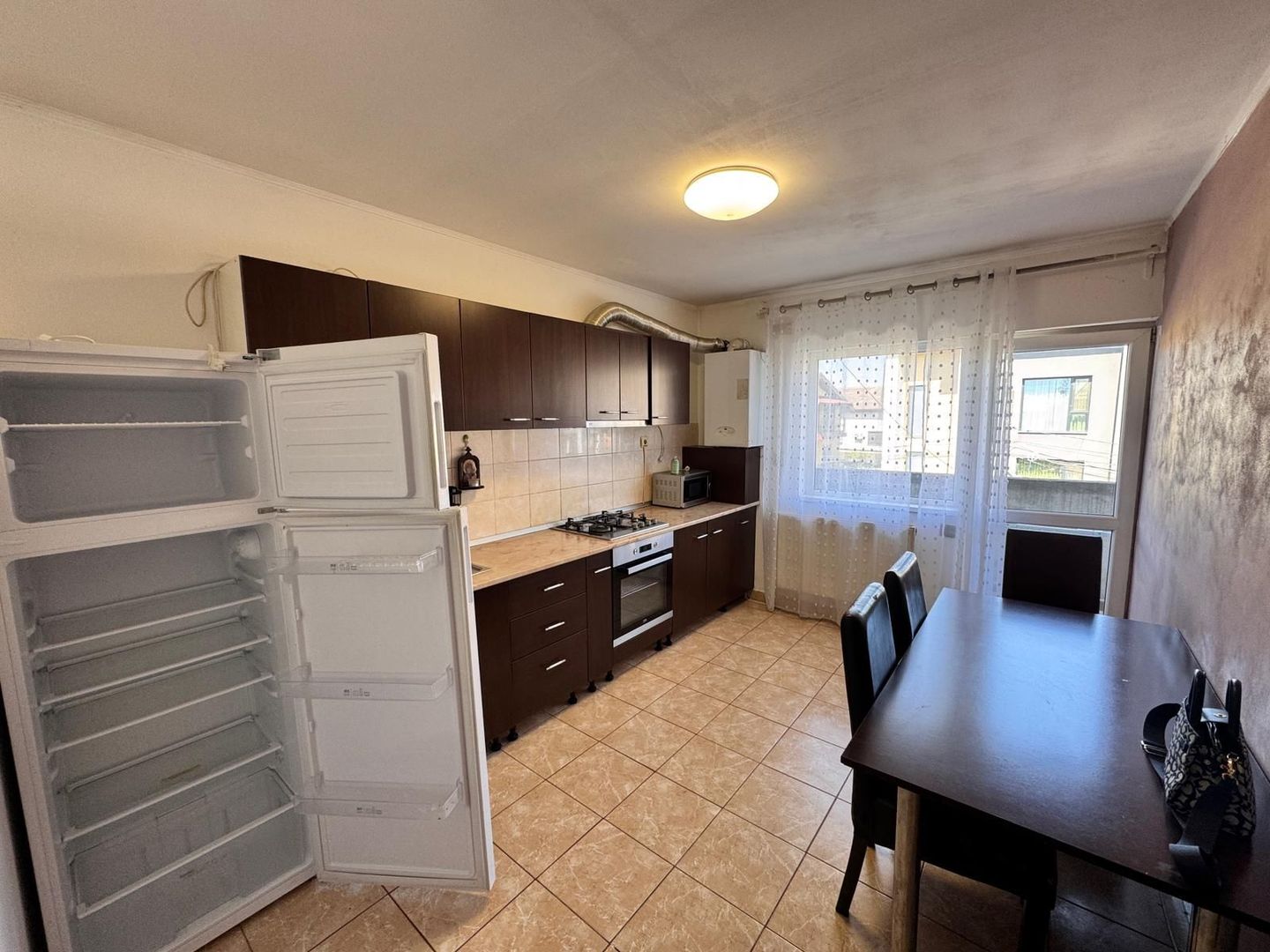 AP. 2 CAMERE- PARCARE INCLUSA, CENTRALA PROPRIE, BLOC NOU, MODERN - Poză 4
