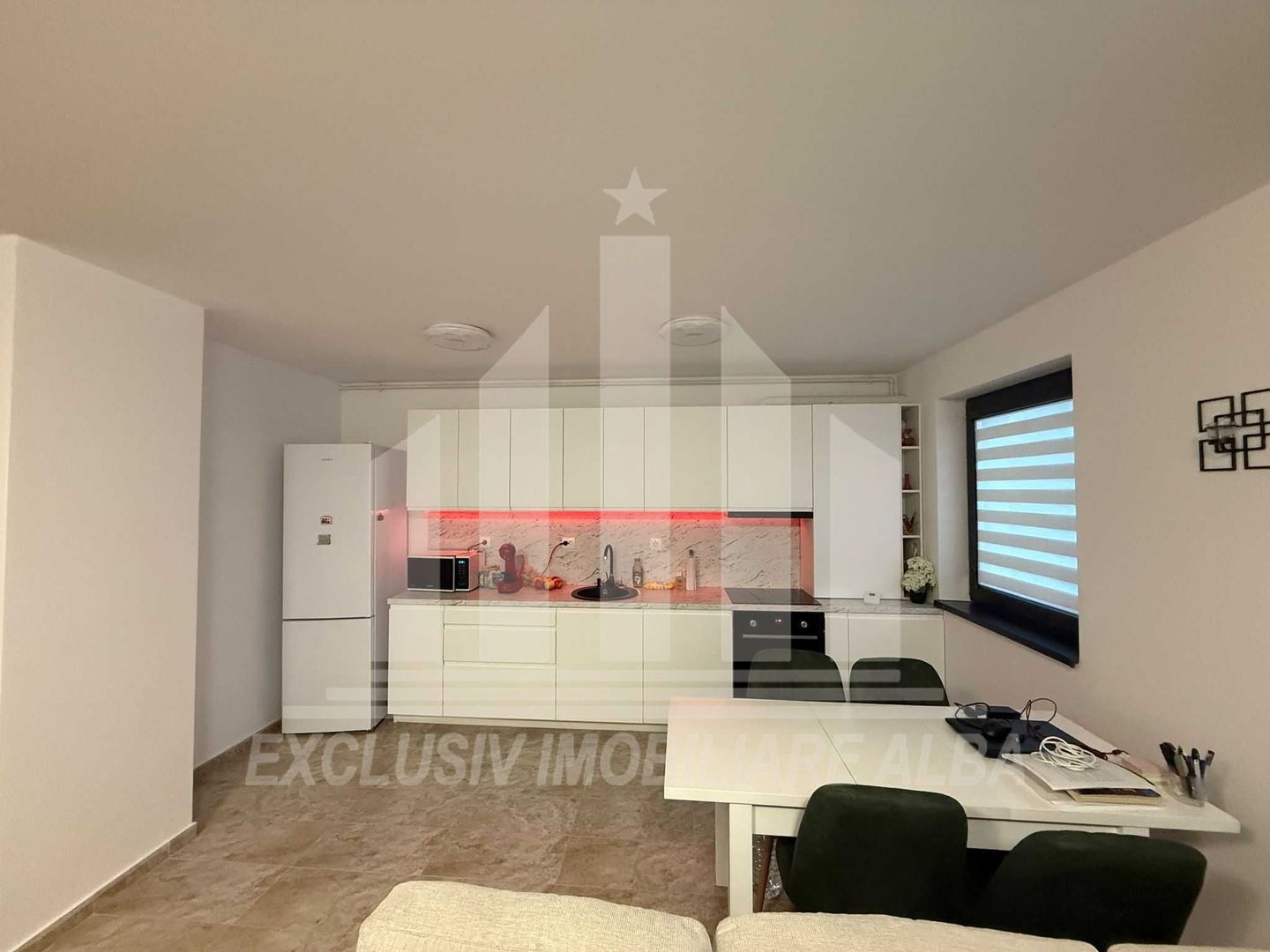 Apartament de inchiriat 2 camere, bloc nou Cetate - Poză 2
