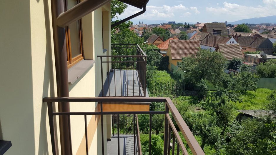 Aapartament renovat 4 camere etaj 2 suprafata 84.66 mp in Piata Cluj - Poză 11