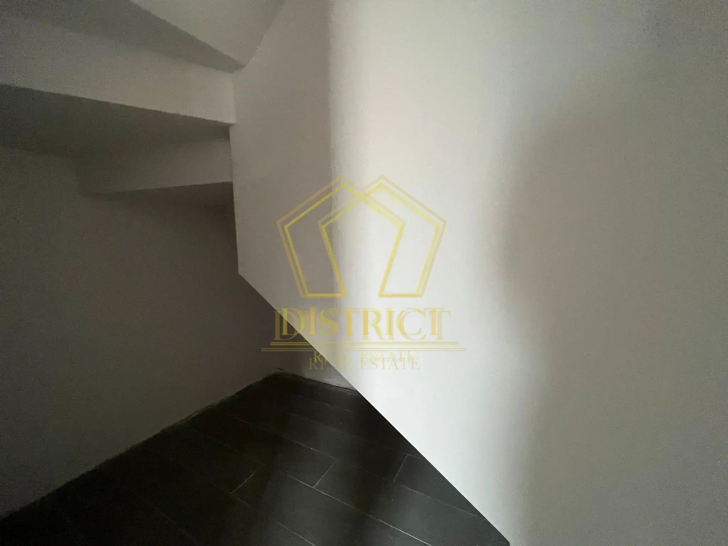 Duplex cu finisaje premium, perete dublu | 5 camere | Mosnita - Poză 8