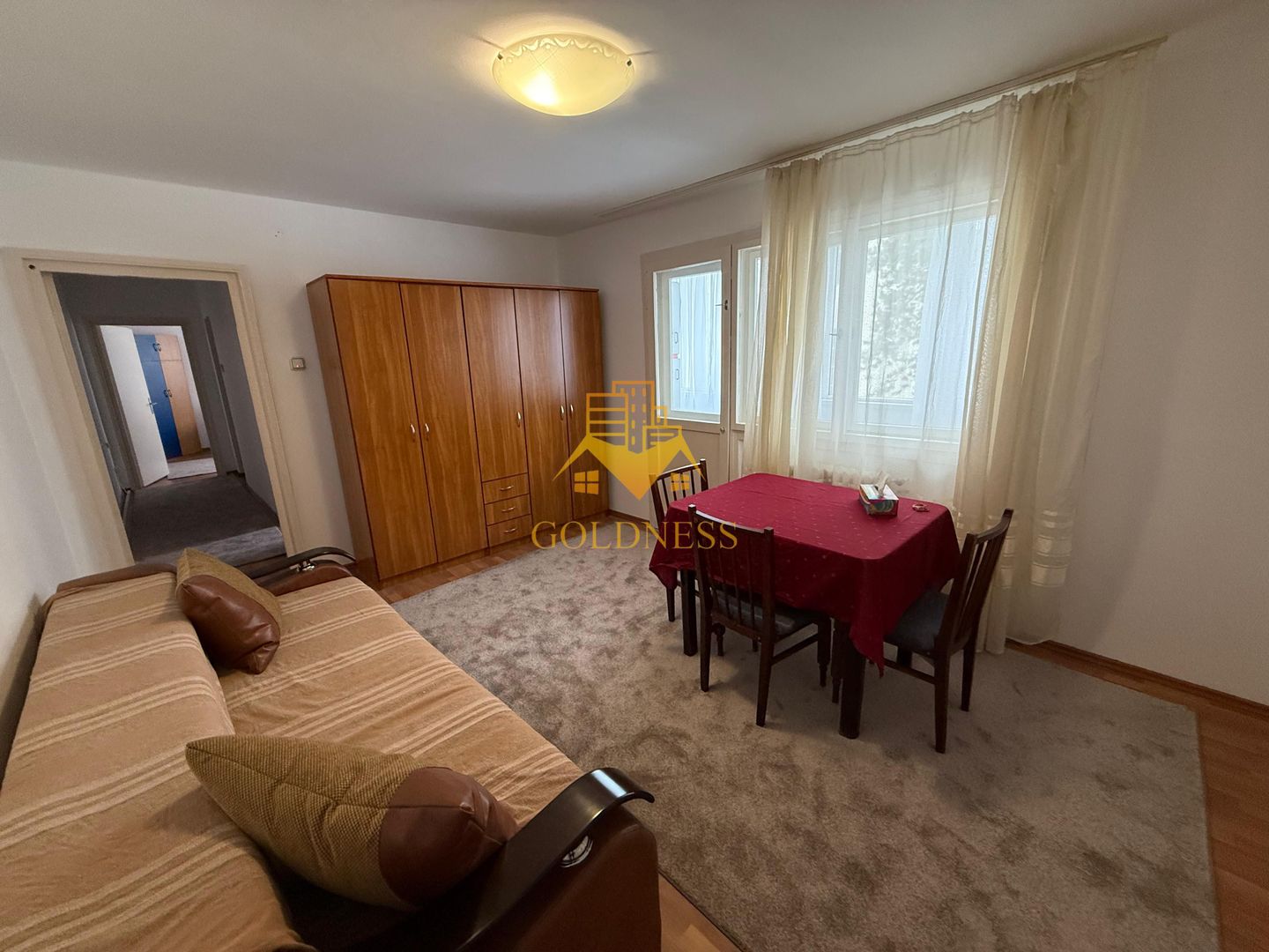 3 camere semidecomandate, balcon, Gheorgheni, Hotel Royal, P-ta Hermes - Poză 12