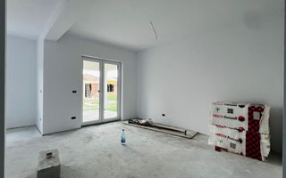 Duplex nou cu 5 camere despartit prin garaj - Dumbravita - Poză 2