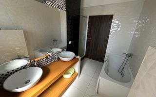 CASA SPATIOASA  CU GARAJ SI TEREN DE 600 MP - Poză 11