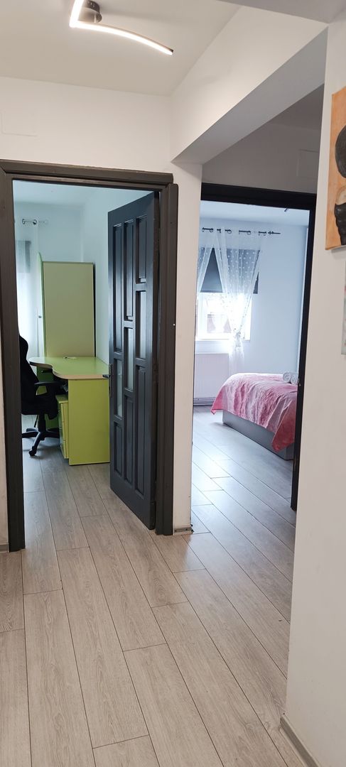Apartament cu 3 camere decomandate,mobilat-Astra - Poză 14