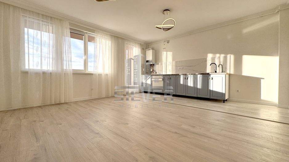 Apartament cu 4 camere /85.5mp/zona Sub Cetate. - Poză 1