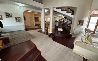 Casa la artera pretabilă Clinica medicala / birouri - Poză 8