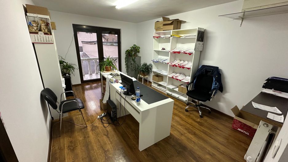 Cladire pretabila spațiu birouri/ clinica - Poză 33