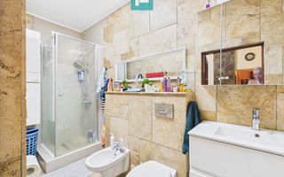 Casă și clădire de apartamente la Orțișoara - Poză 40