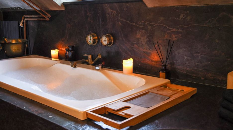 Bijuterie arhitecturală cu dotări smart in centrul Brasovului - Poză 19