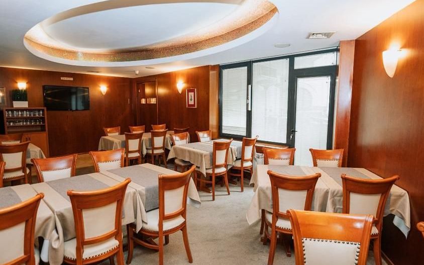 Restaurant de închiriat- Piața Romană - Poză 1