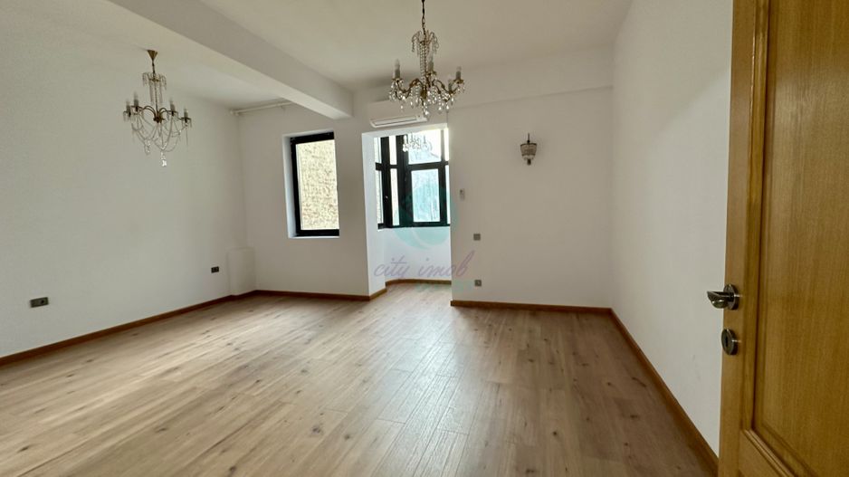 Garsoniera renovata intr-o zona boema - Poză 3