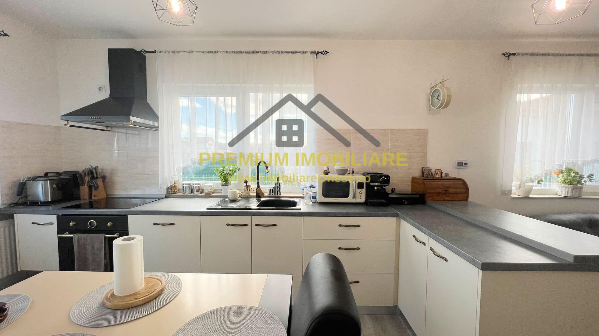 Vila de vanzare Onesti - Cartier Andrasesti - Poză 1