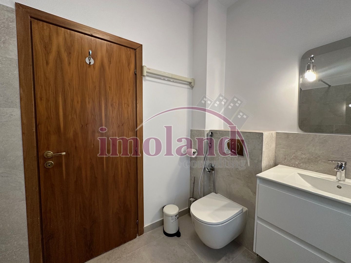 Inchiriere - 4 camere renovate integral - Primaverii - Poză 14