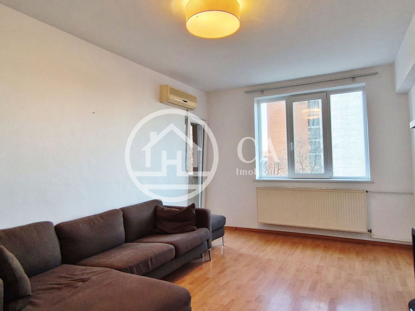 Apartament de vânzare cu 3 camere în zona Rogerius, Oradea - Poză 3