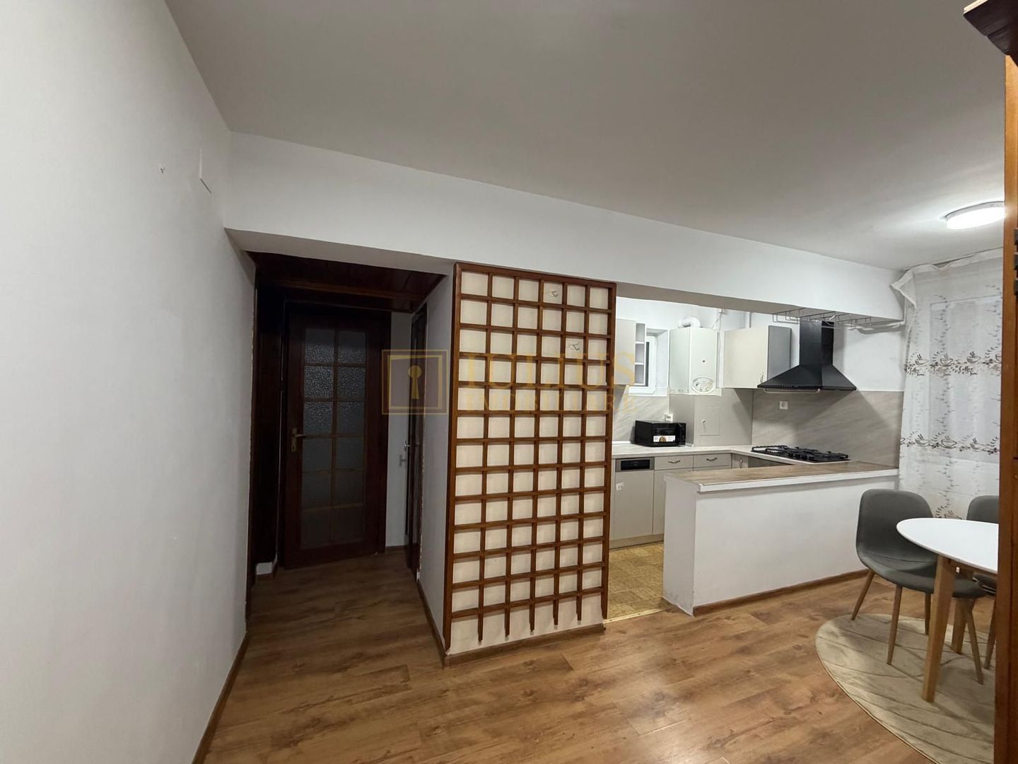 Piata Unirii; dormitor +birou;parcare privata si boxa (centrala proprie si ctr.) - Poză 19