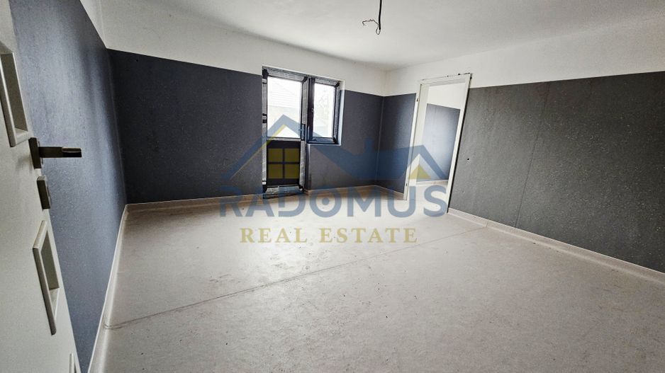 Vila Tătărani - 280 mp utili - 500 mp Teren - 8 Camere + 4 Băi - Poză 7