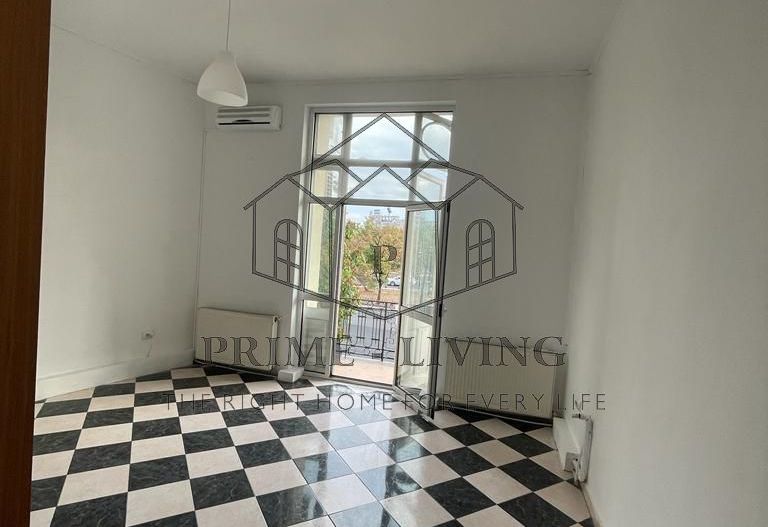 Apartament de 5 camere cu destinatia birou de inchiriat - Poză 3