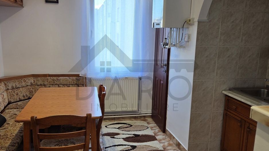 Închiriez apartament cu 3camere - Poză 2