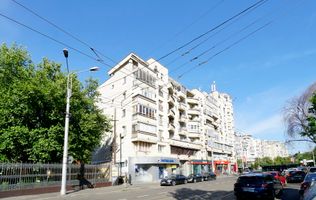 Spatiul comercial 100 mpu str.Sf Vineri colt cu B-dul Corneliu Coposu