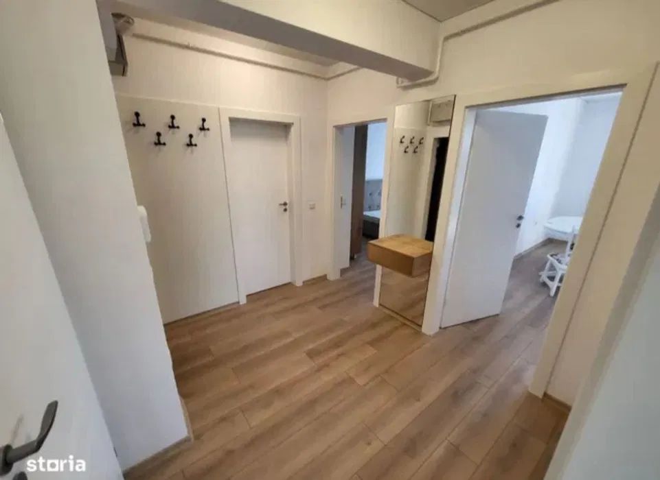 De vanzare apartament  cu 3 camere, Complex Crizantema, etaj 5, 135.000 E - Poză 3
