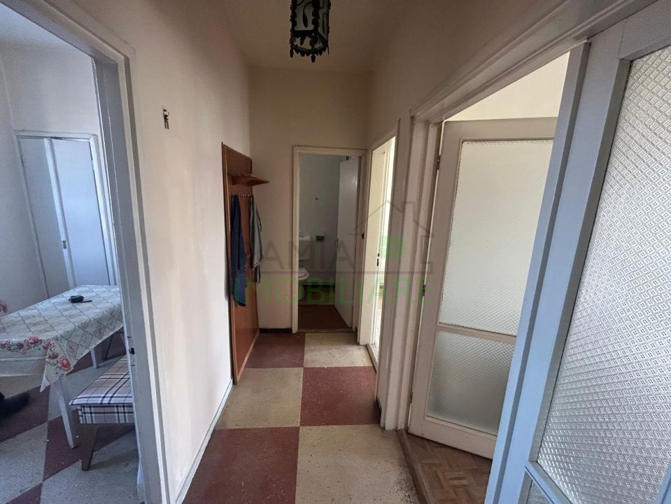 Apartament 2 camere decomandat Tractorul etaj 3 centrală termică nouă - Poză 9