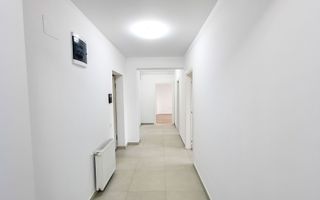 Suprafata Generoasa Finalizat I Tractorul Coresi - Poză 8