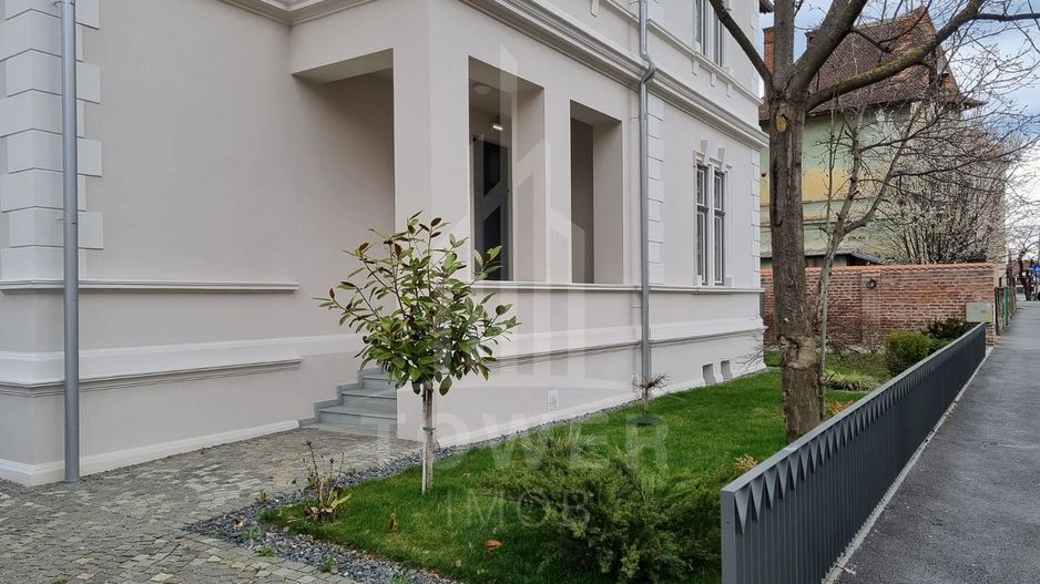 Vilă superbă în centrul Sibiului - Poză 1