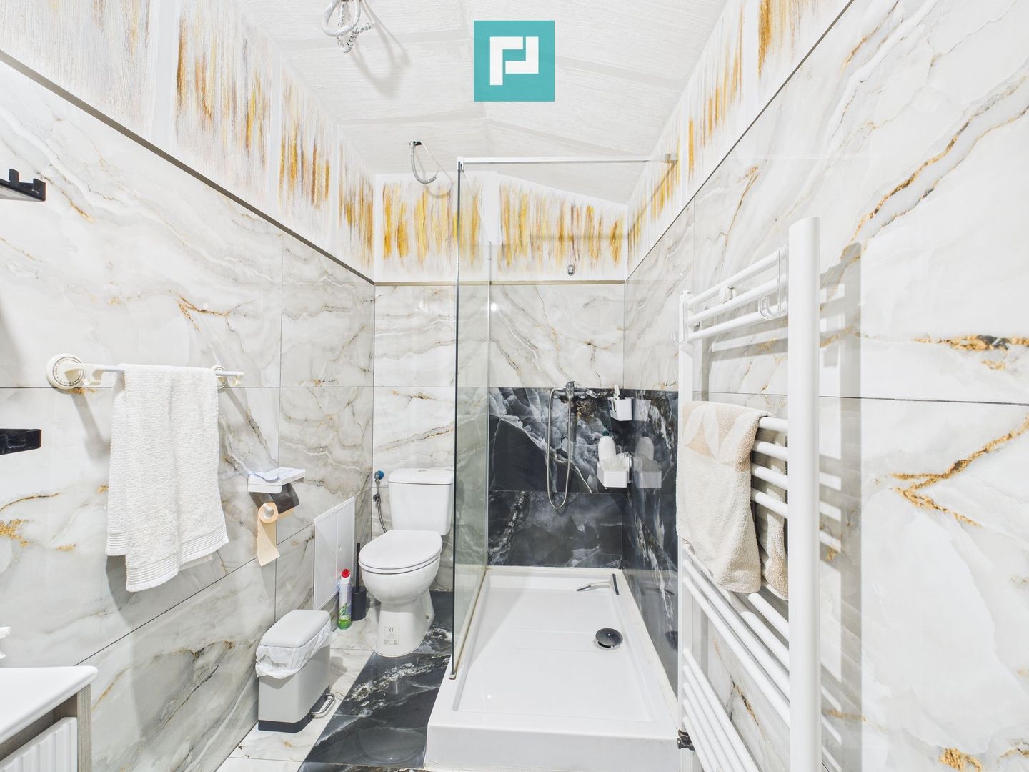 Două case pe un teren generos în Ghiroda - Poză 14