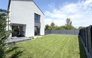 Vila Corbeanca-Petresti - Poză 1