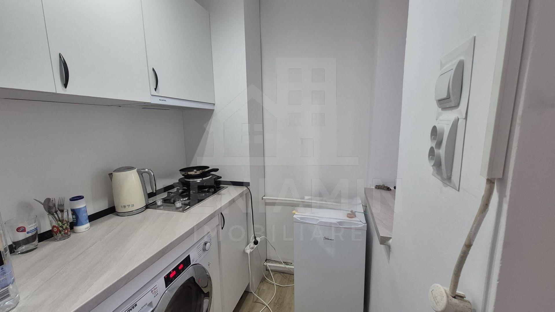 Garsoniera-semidecomandata-etaj 8-finisaje-moderne-mobilata-utilata - Poză 5