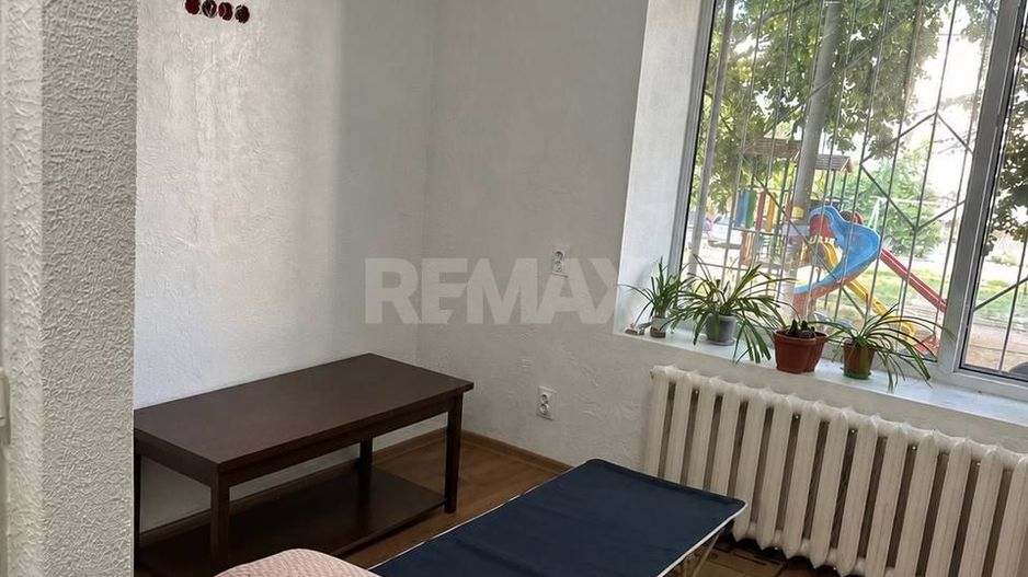 Cameră de vânzare în cămin – 19 m², etajul 1, cu bloc sanitar propriu - Poză 1