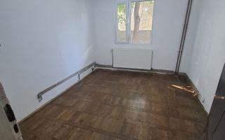 Gh Lazar- Favorit, 3 camere, parter cu centrala proprie - Poză 12