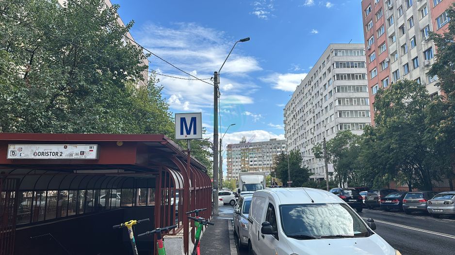 Garsoniera langa METROU - Poză 1