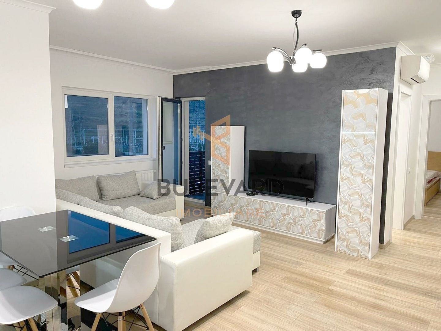 Inchiriere apartament cu 2 camere, zona Terra! - Poză 1