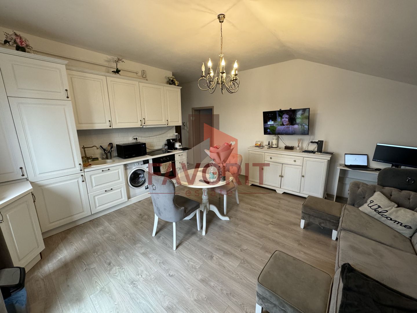 Mobilat si utilat. Pozitie excelenta. Villa construita in 2017 - Poză 2